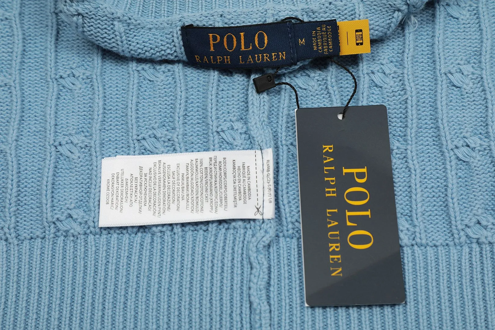 🅿️176 "Top quality" Style number: DS021# (not off the shelves all year round) [Ralph Lauren round neck cardigan solid color pony embroidered logo knitted short sleeves] ✅Ralph Lauren classic basic versatile all-season cardigan knitted short sleeves ✅Main supplier platform live broadcast Wholesale entities Replenish when out of stock Not off the shelves ✅ZP quality 1:1 version Scan the code to enter the GF website Counter quality ✅Details and quality are the only one in Guangzhou. Imported quality cotton yarn, focusing on high-end, cost-effective. Needless to say good quality. ✅The version is restored to the original order. The maximum size can be worn up to 160 pounds. Loose, comfortable and stress-free.